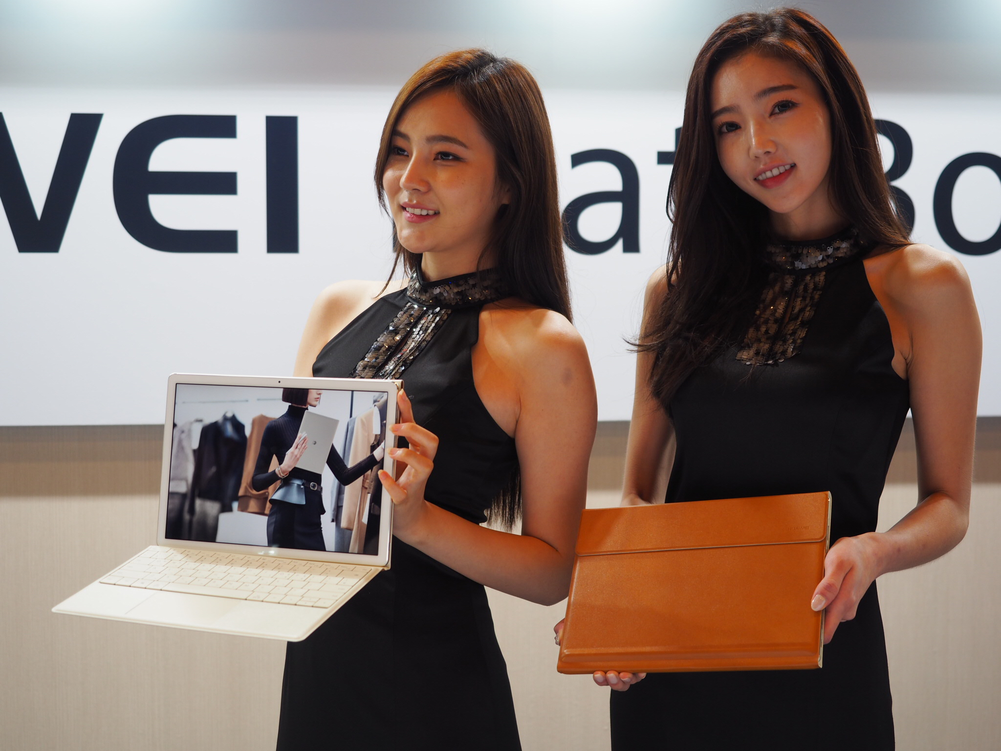 화웨이 첫 PC, 메이트북 출시