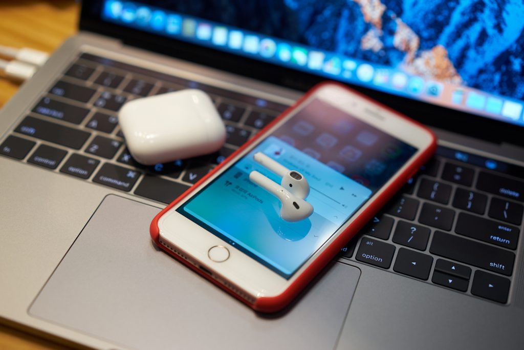 airpod_716-12-18
