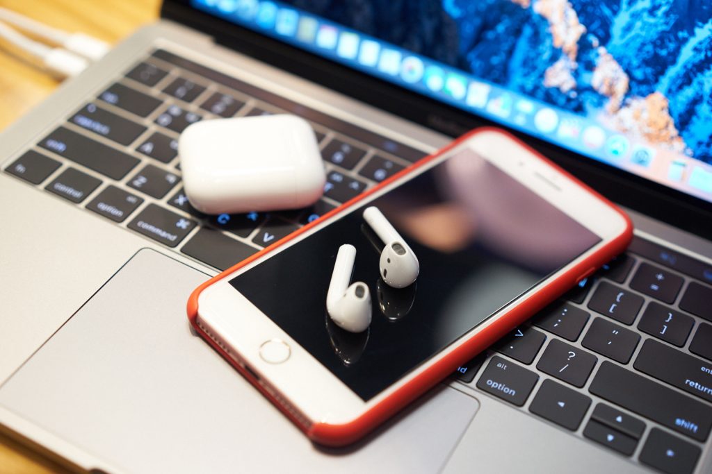 airpod_816-12-18