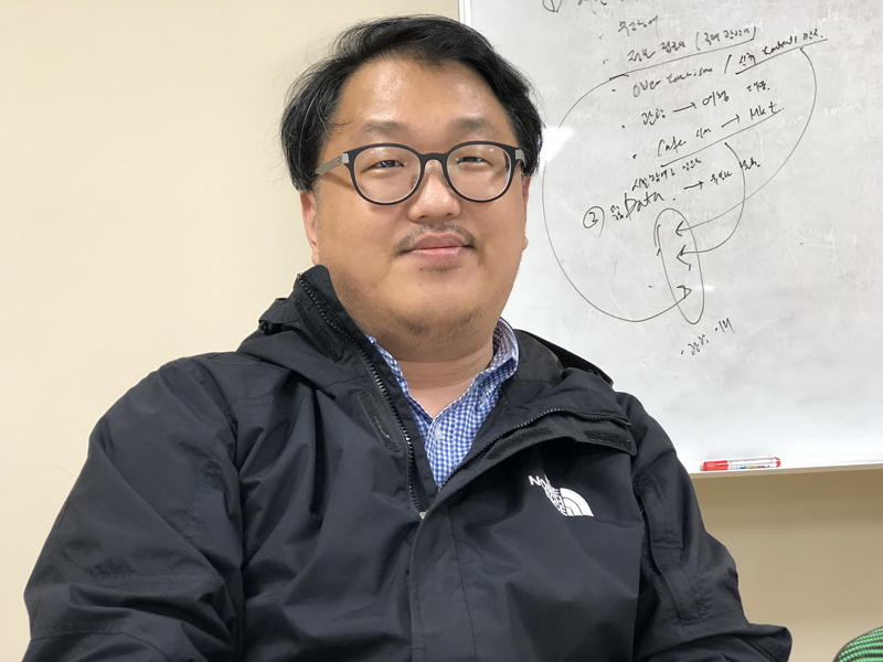 제주는 네가 지난 여름에 탄 버스를 알고 있다