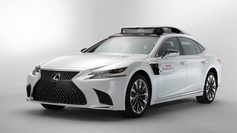 [CES 2019] 토요타 LS500H로 예측하는 자율주행차 디자인 트렌드