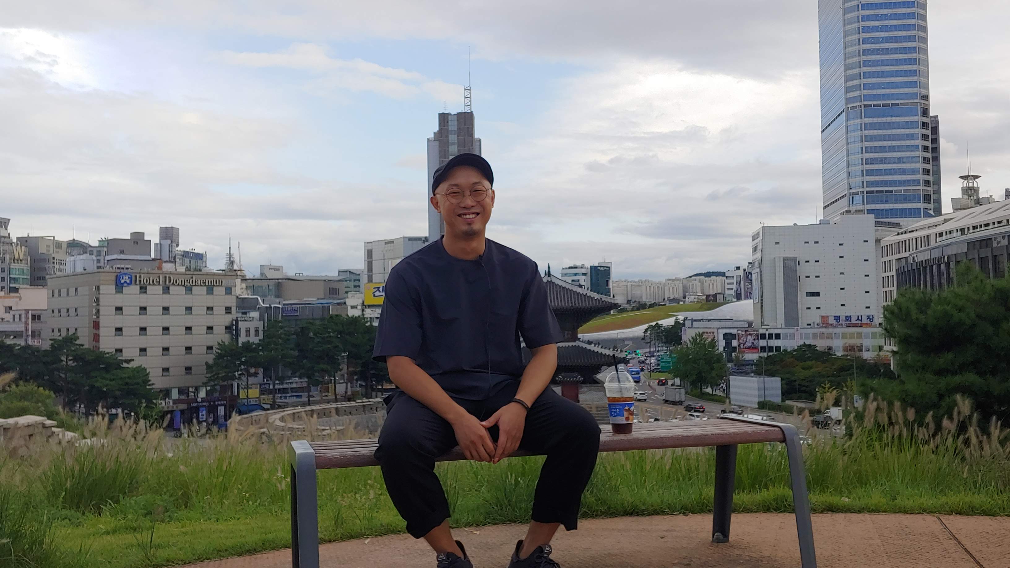 [만화작가를 만나다] 택배 자동화의 그늘, 진짜 ‘까대기’ 이야기
