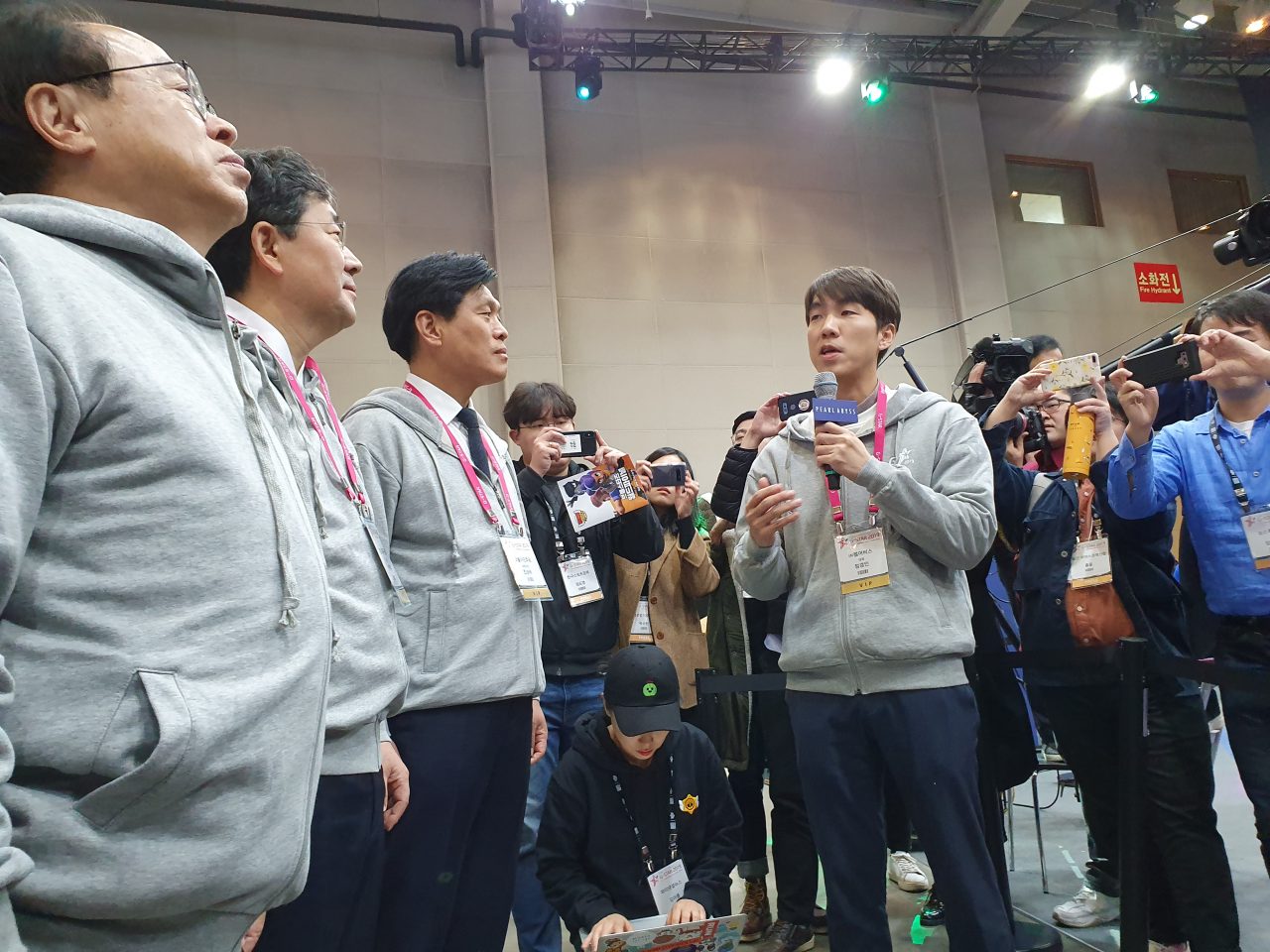 [2019 지스타 현장] 검은사막에 감탄한 박양우 장관 “실감 나네”
