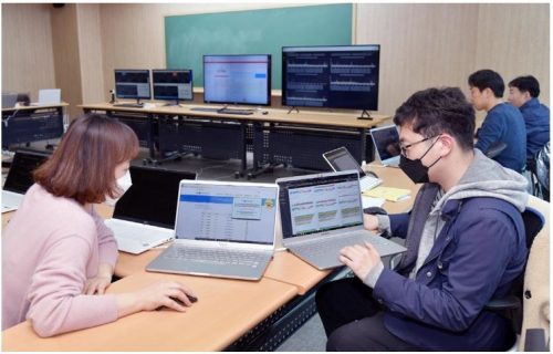 온라인 개학, IT 인프라가 100배 확장된 이야기