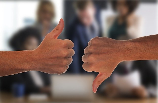 마이데이터, 끝나지 않은 ‘가져오려는 자와 막는 자’의 대립