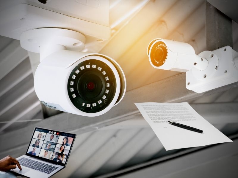 얼굴 캡처한 줌 회의 화면, 흐릿한 CCTV 공유 괜찮을까?