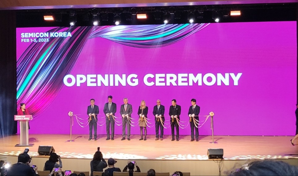 “성능에 비용까지 잡아”…‘칩렛’에 꽂힌 세미콘코리아 2023