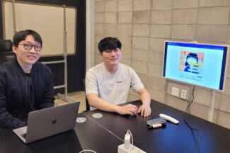 “독자가 웹툰 결말 결정하고, 보상도 나눠 가진다”
