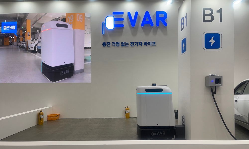 전기차 자율주행 충전 로봇 ‘파키’는 왜 태어났을까?