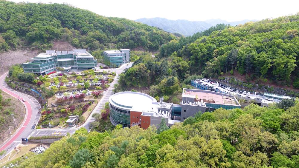 [결정적 순간] 갑자기 춘천으로 이사간 소프트웨어 기업, 더존비즈온