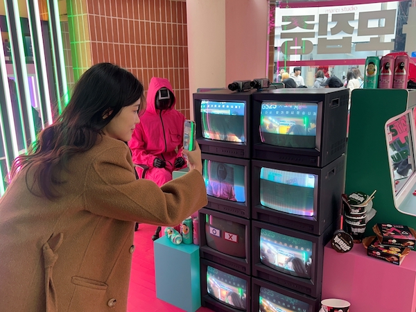 GS25 ‘오징어 게임’ 팝업에 3만명 방문했다