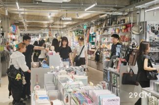 개점 1주년 맞은 이구홈 성수, 외국인 매출 비중 56%…“K라이프스타일 브랜드 쇼핑 거점 자리매김”