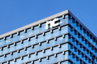 엔씨, 리니지 타고 날았다…2분기 영업익 10배↑