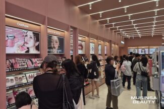 무신사 글로벌 스토어 뷰티 거래액 5.3배↑…“상위 100곳 중 88곳 중소 브랜드”